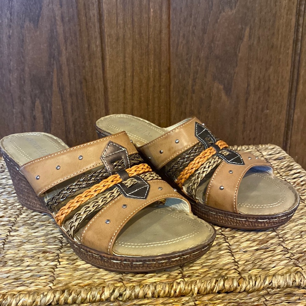 Women’s Patrizia Pitaya Multi-Strap Wedge Studded Slide Brown Women’s Sz 40 (9)